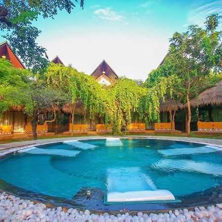 Aswadduma Hotel Dambulla Exterior photo