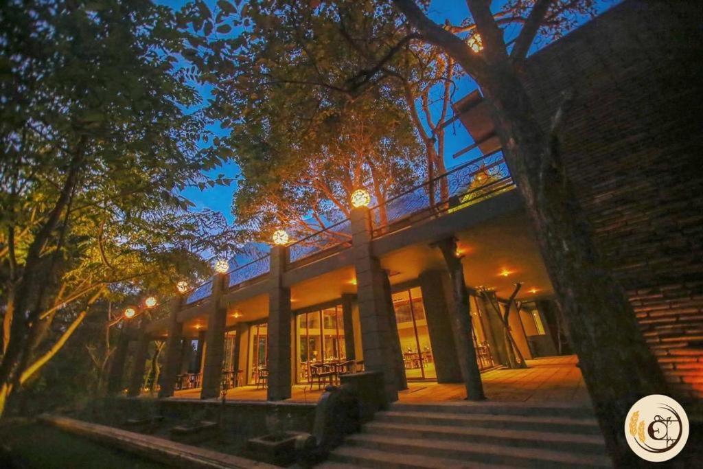 Aswadduma Hotel Dambulla Exterior photo