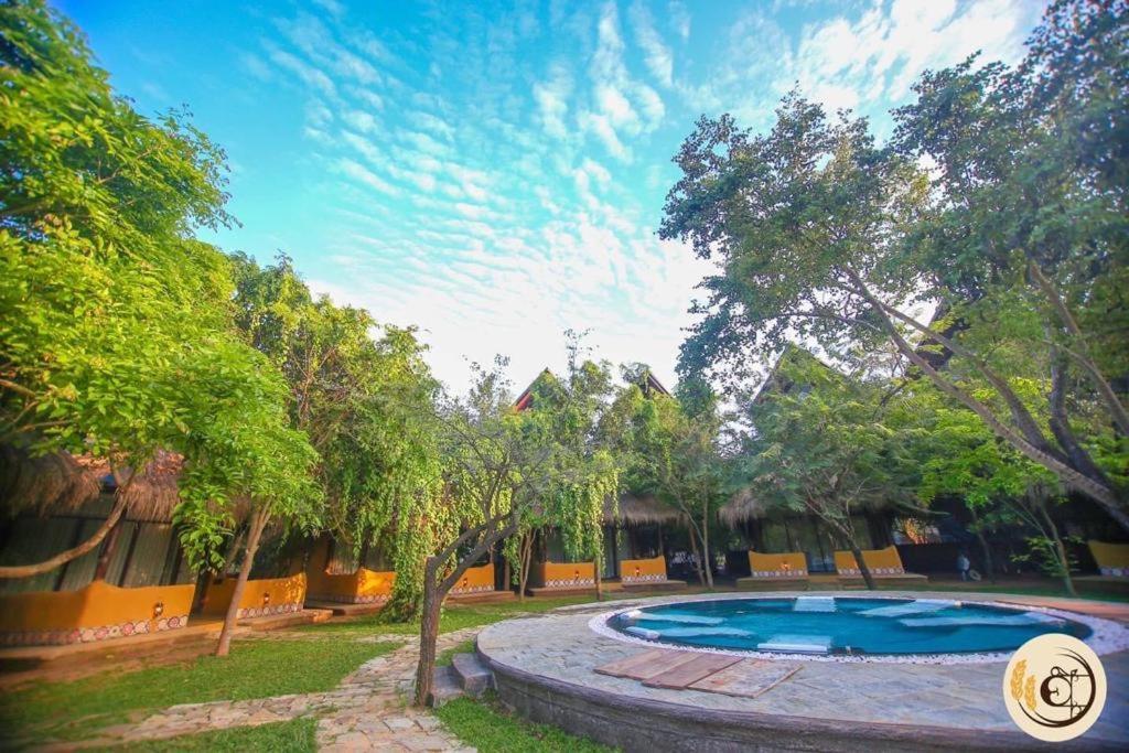 Aswadduma Hotel Dambulla Exterior photo