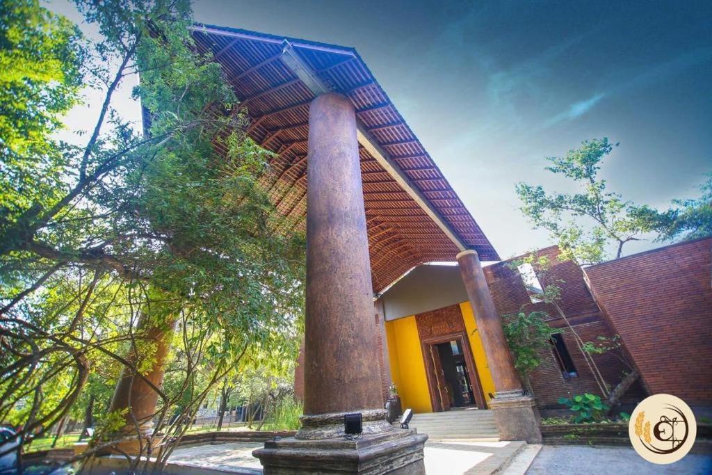 Aswadduma Hotel Dambulla Exterior photo
