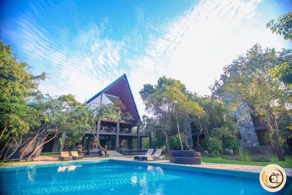Aswadduma Hotel Dambulla Exterior photo