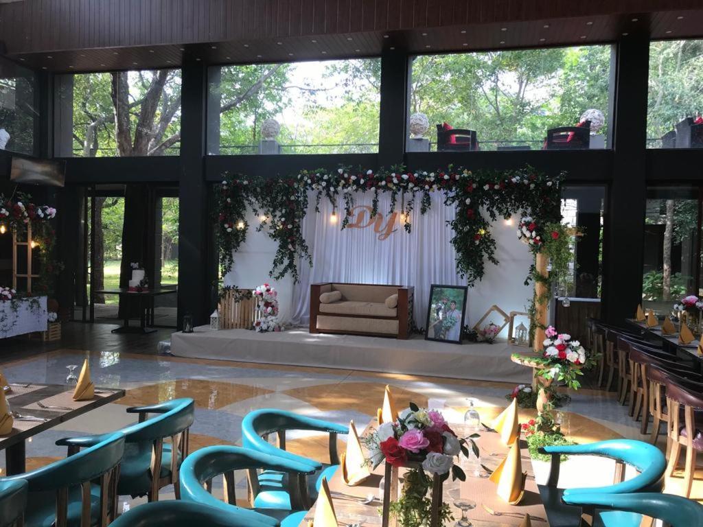 Aswadduma Hotel Dambulla Exterior photo
